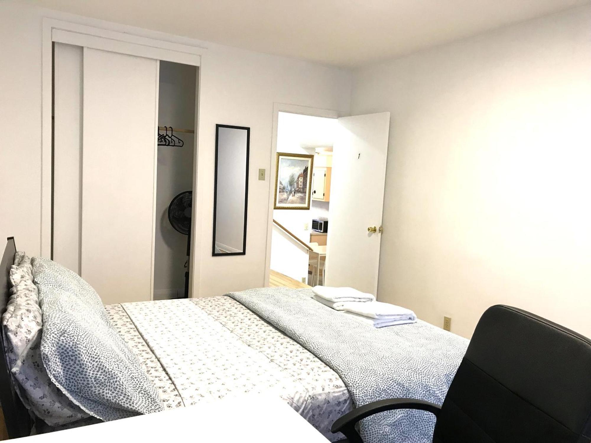 Big Private Room Midmontreal Next To Station Metro - Parking Free Buitenkant foto