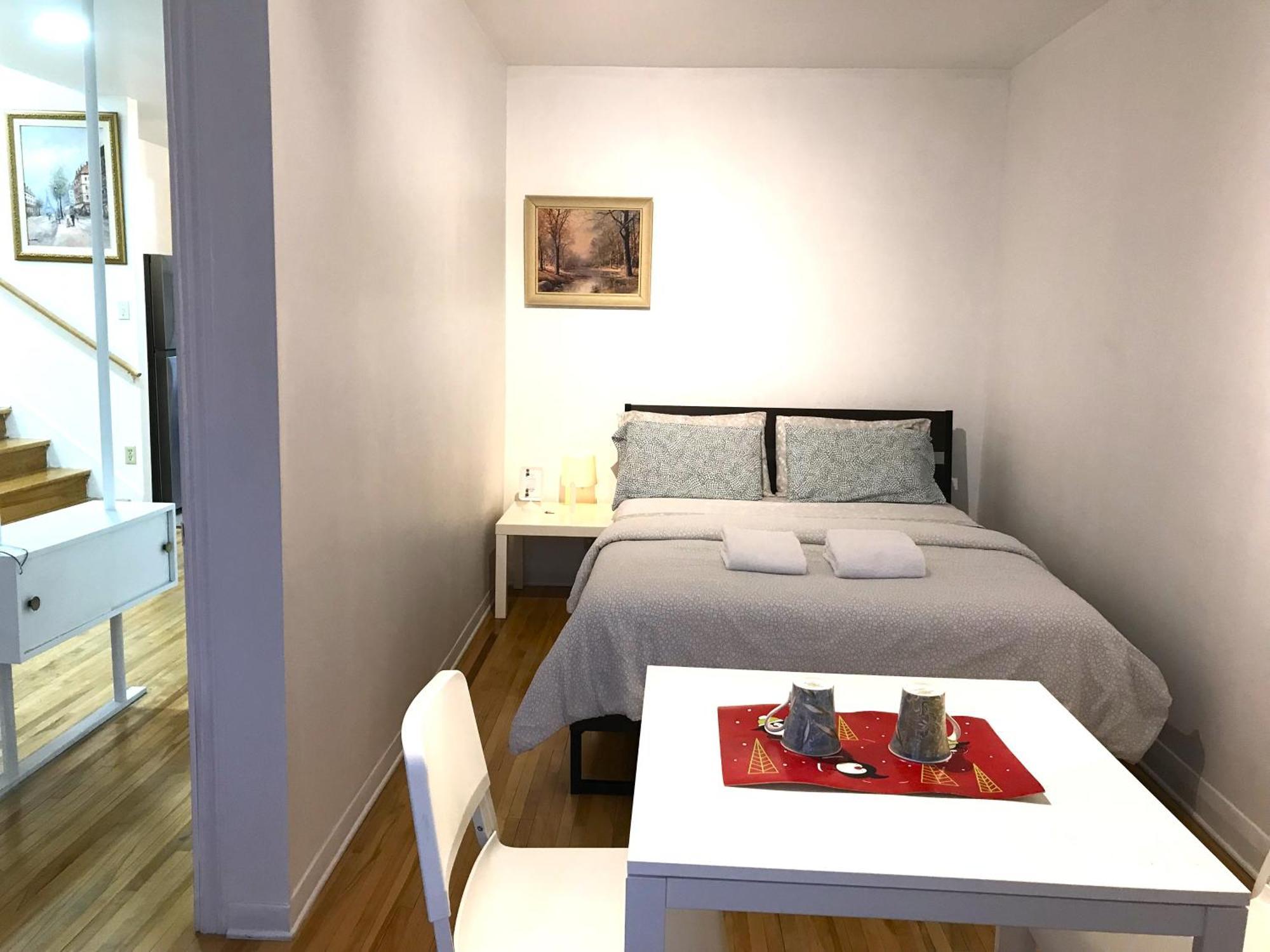 Big Private Room Midmontreal Next To Station Metro - Parking Free Buitenkant foto