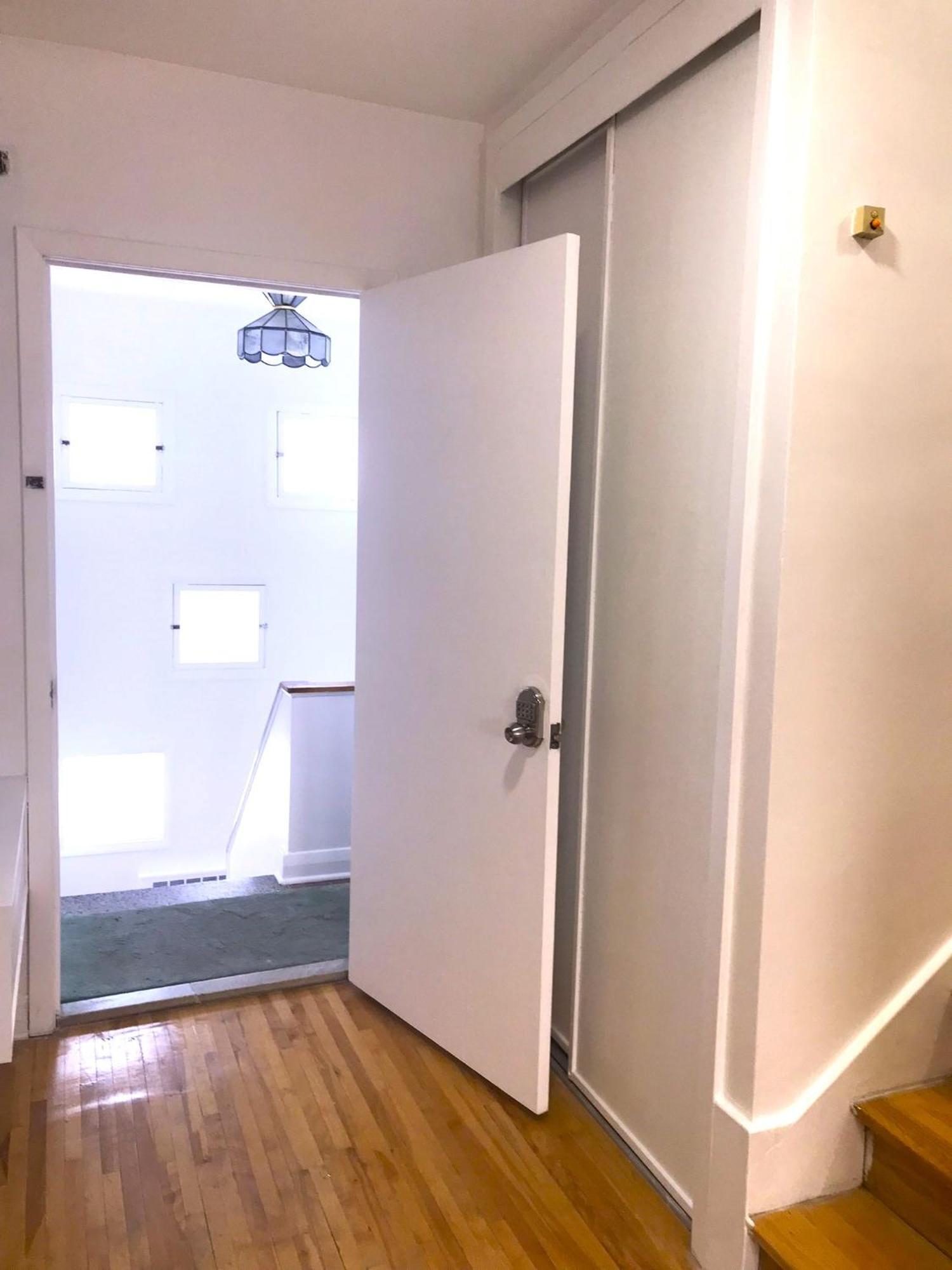 Big Private Room Midmontreal Next To Station Metro - Parking Free Buitenkant foto