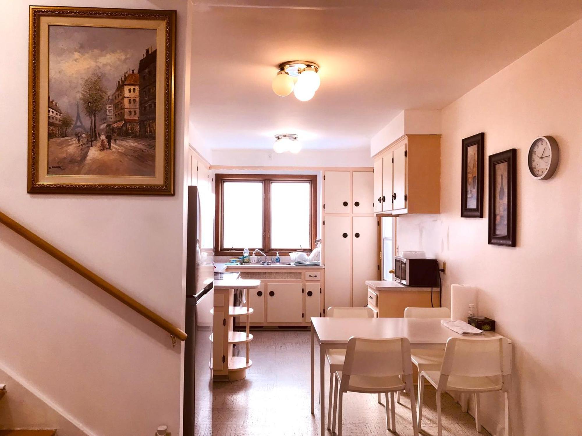 Big Private Room Midmontreal Next To Station Metro - Parking Free Buitenkant foto